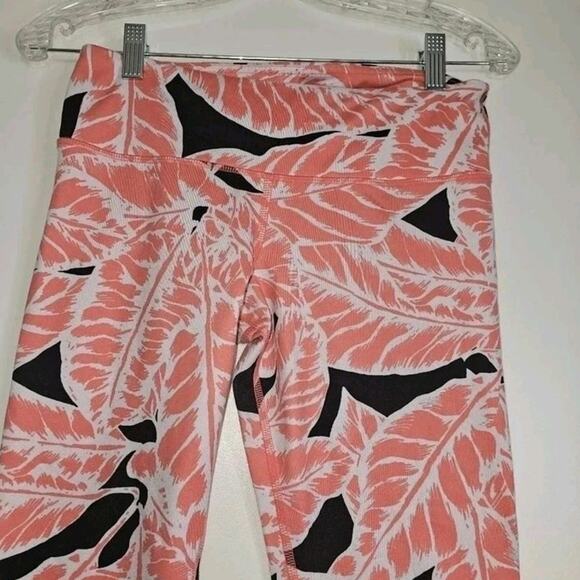 Alo Yoga Palm Springs Guava High-Waisted Leggings Size Small - Picture 3 of 9